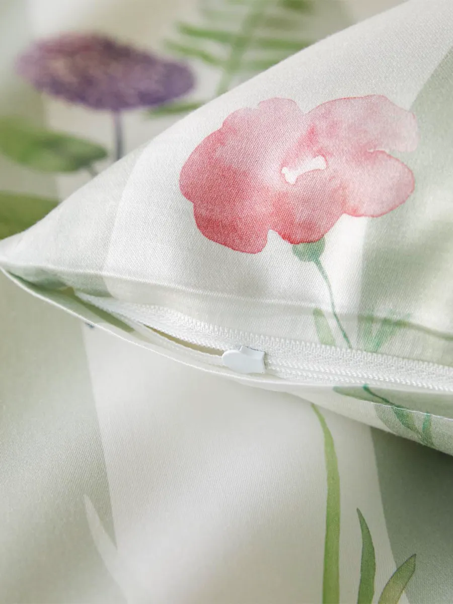 ELEGANTE FLOWERSTRIPE SENGETØY - SOFT GREEN