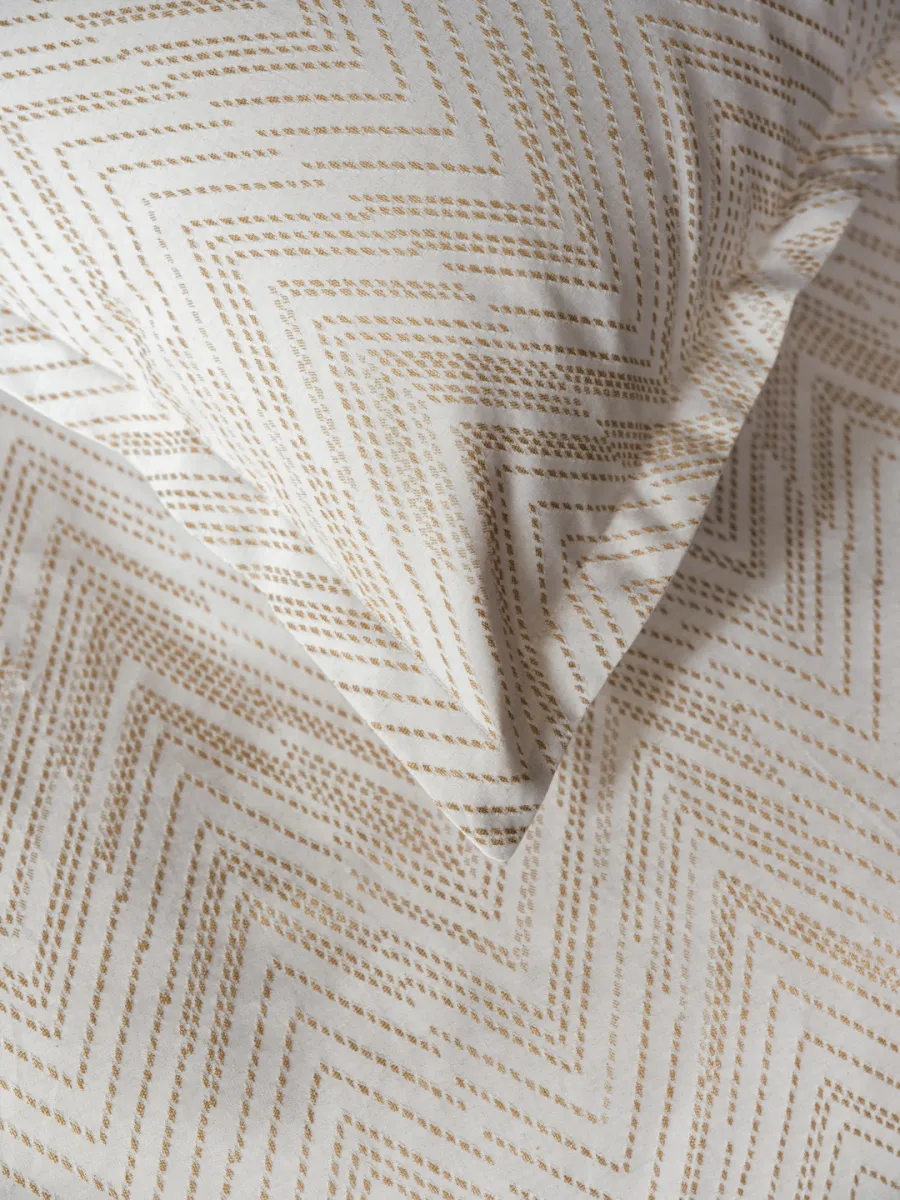 HALVOR BAKKE ZEVA SENGESETT - LYS SAND